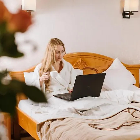 курортний золота מלון 3*