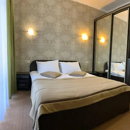 курортний золота 3*