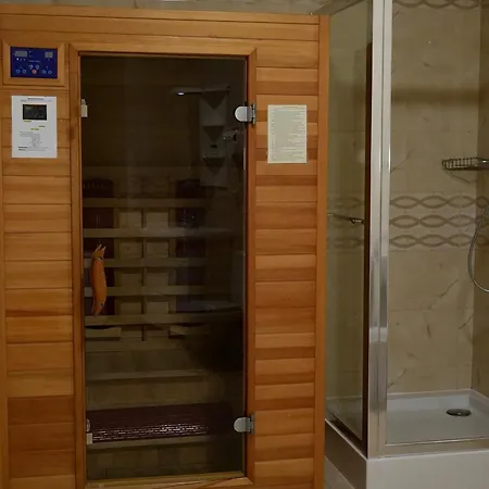 курортний золота 3*